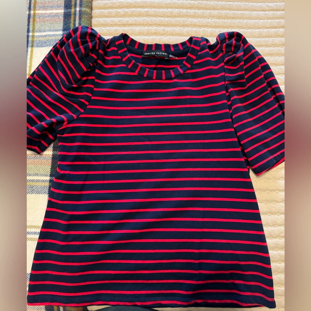 Puff sleeve t-shirt